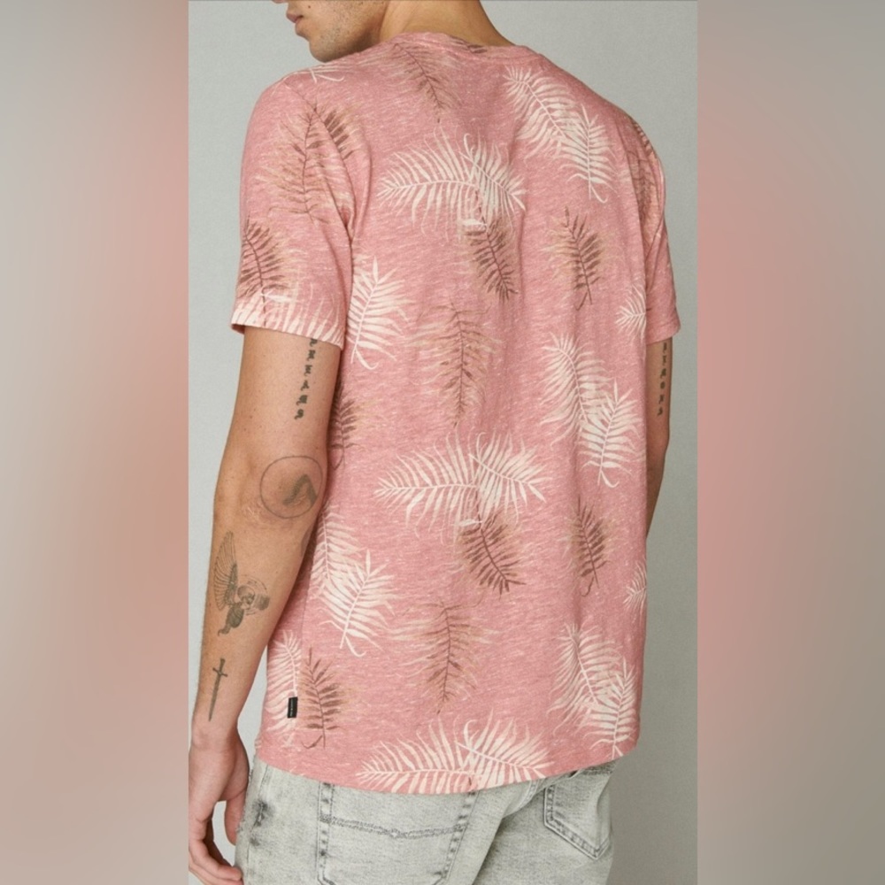NWOT Lucky Brand Men’s Linen Palm Printed Crew Tee - Picture 6 of 6